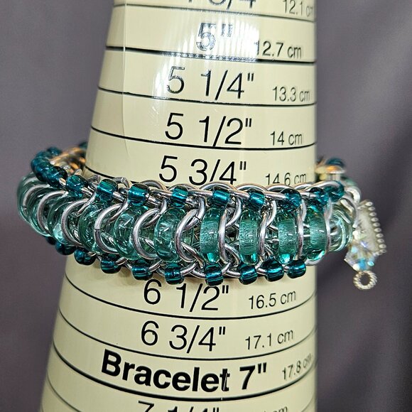 NWOT Bracelet of Seafoam Czech Glass Rings, & Aluminum Rings Handmade 6" - Picture 12 of 13